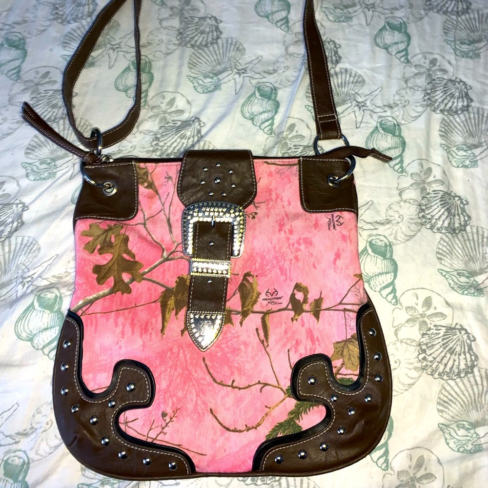 REALTREE PINK CAMOUFLAGE CROSSOVER BAG
